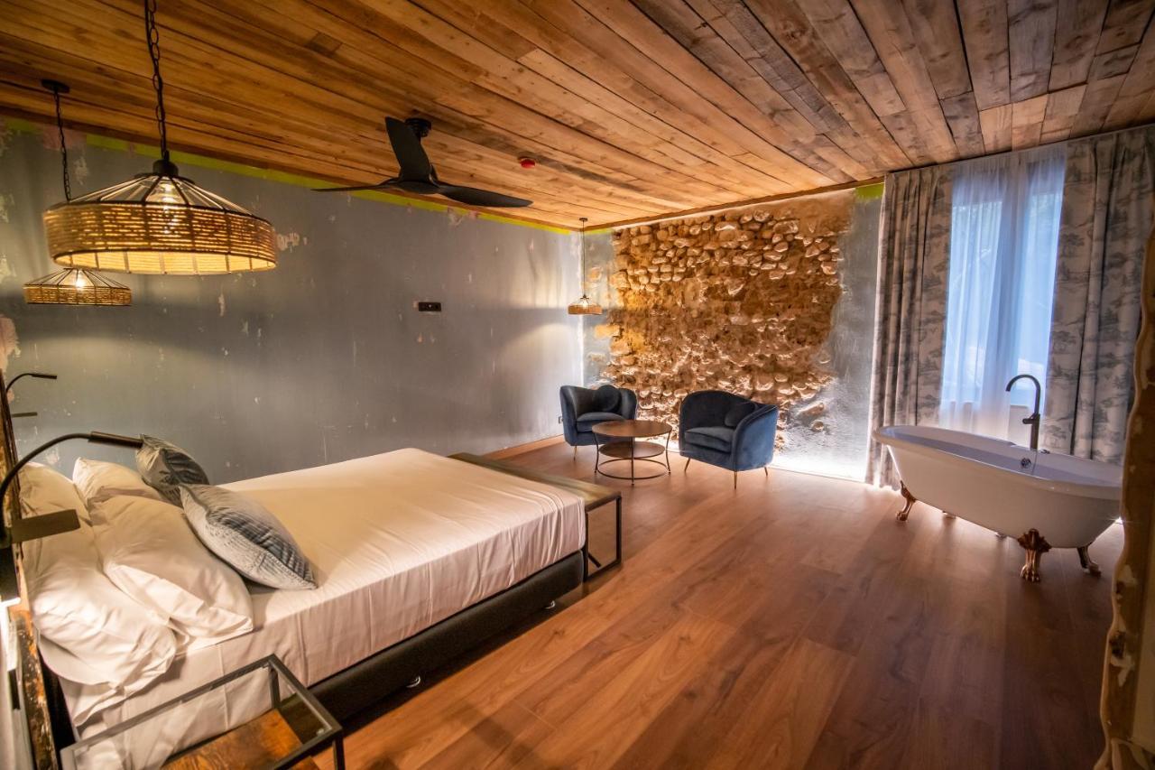 Hotel Somnifabrik Valderrobres Exterior photo